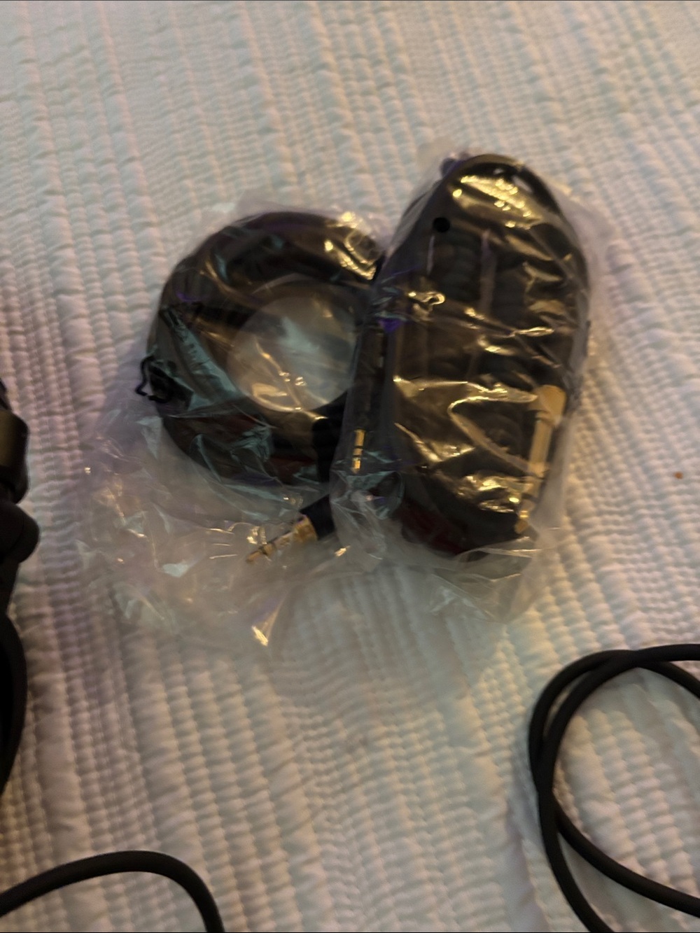 Audio Technica Black Over-Ear Headphones - Picture 7 of 9